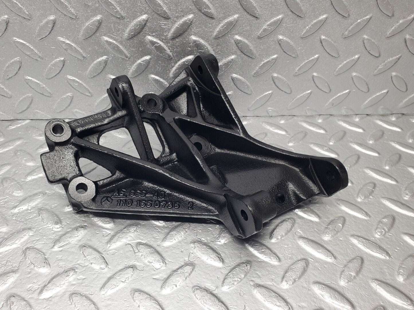 46637 Mercedes-Benz C123 280CE Coupe Alternator Generator Bracket 1101550735