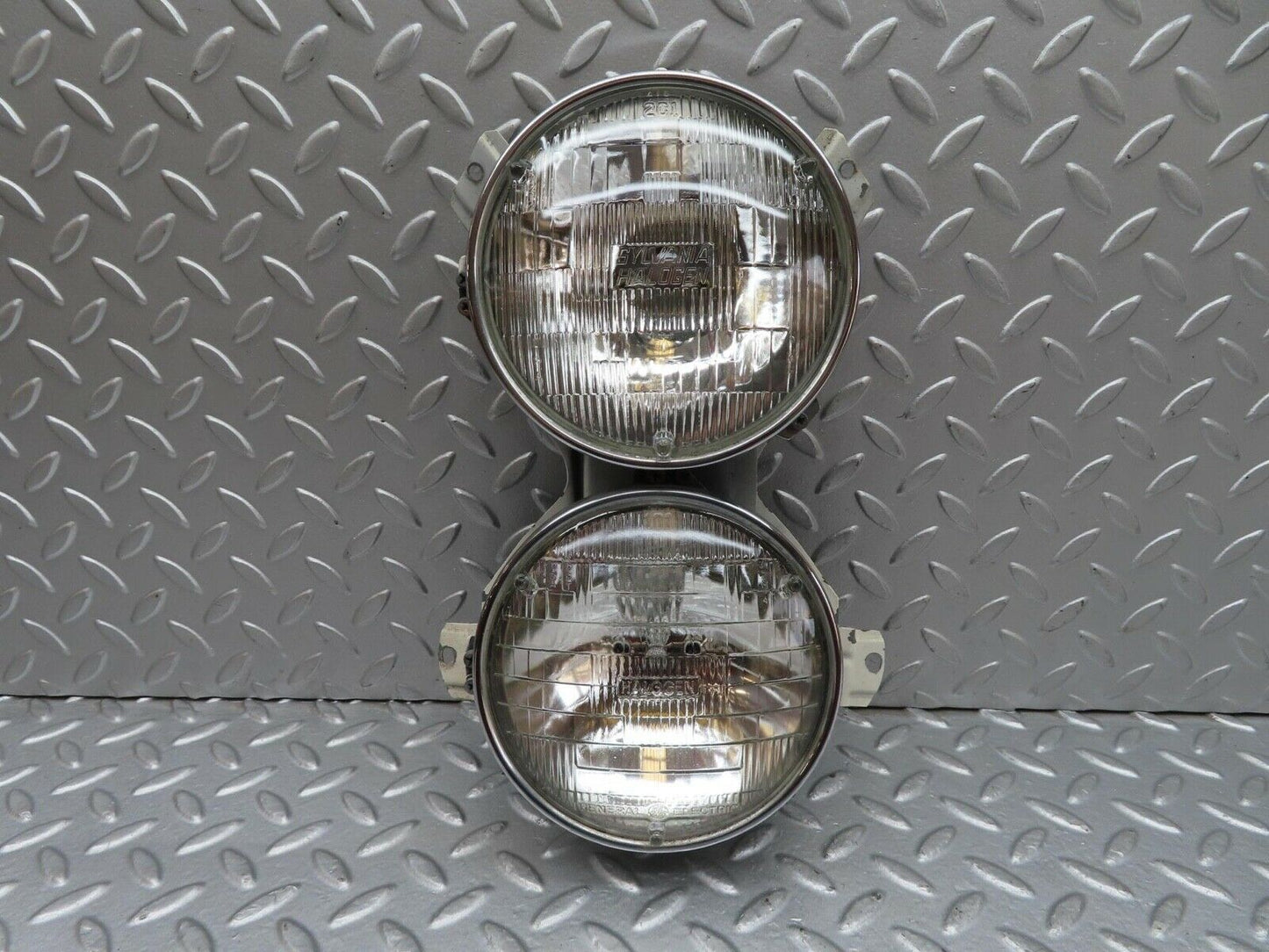 13073 Mercedes-Benz W111 220S Headlight Left/Right 0302350004