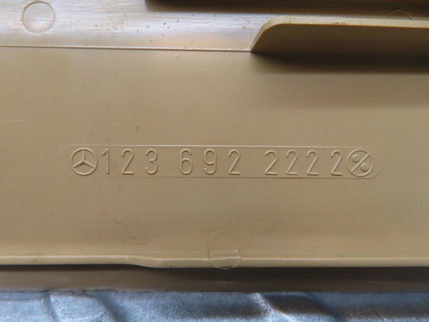 13478 Mercedes-Benz W123 200 B Pillar Bottom Cover Right Side Cream 1236922222