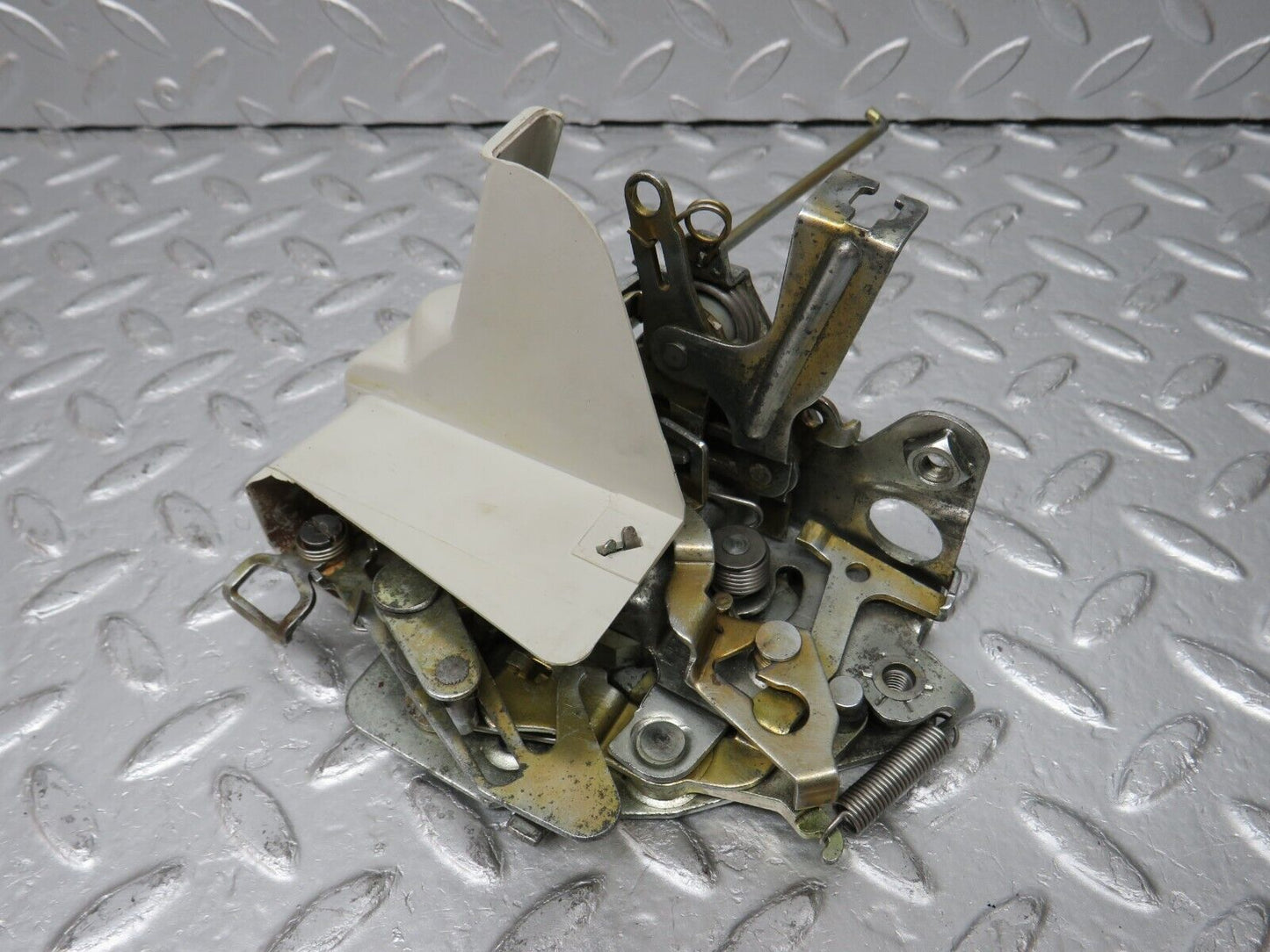 34369 Mercedes-Benz C126 380SEC Coupe Right Door Lock Mechanism 1267230208