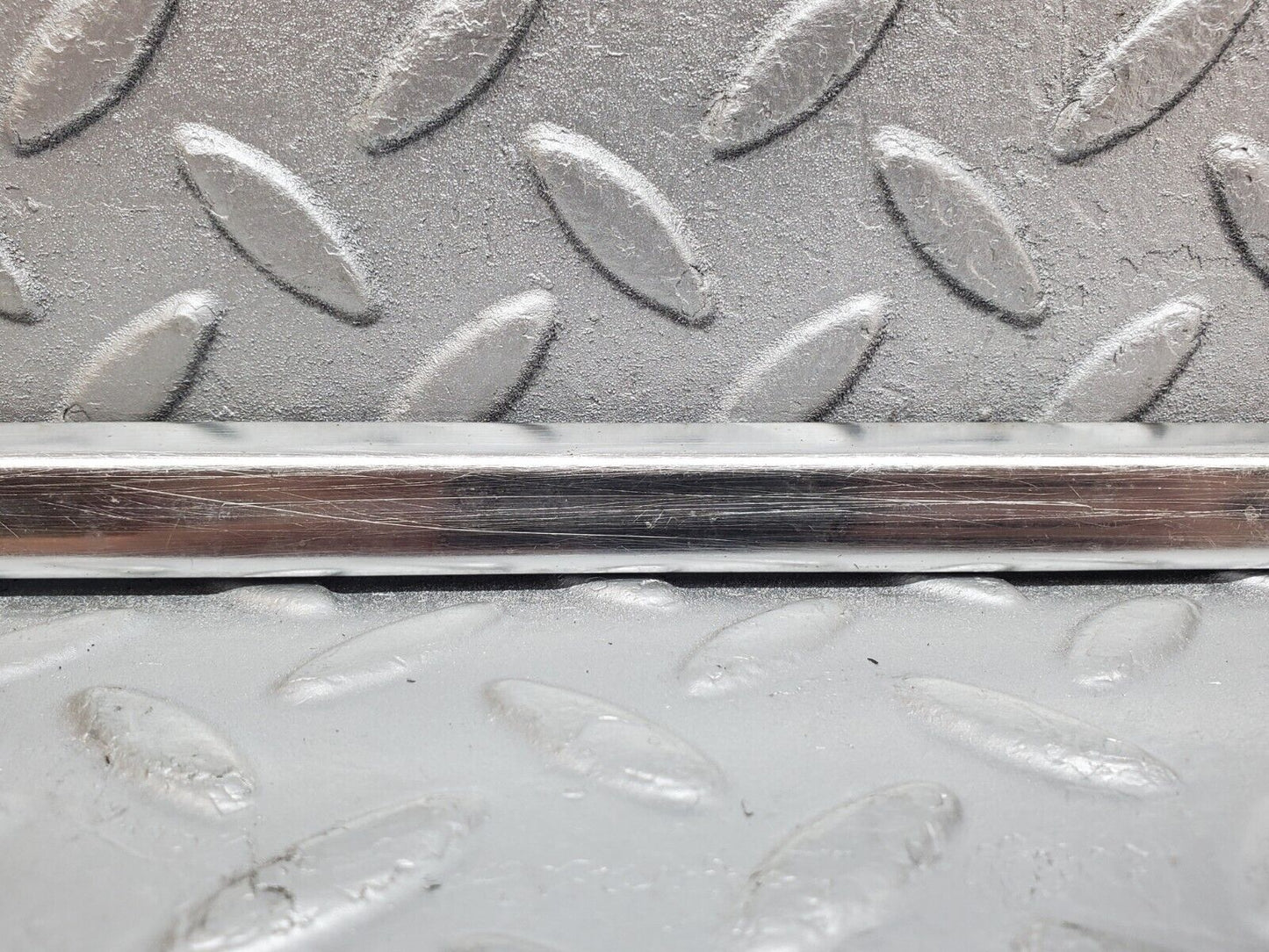 44542 Mercedes-Benz W123 280E Front Right Door Chrome Moulding Trim