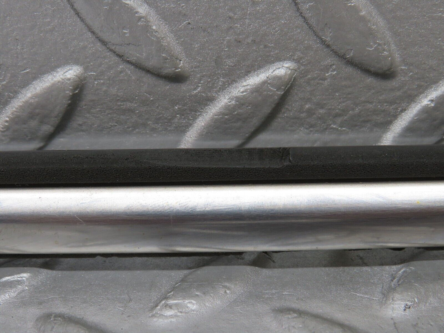 37435 Mercedes-Benz W109 300SEL Front Left Door Centre Moulding Trim