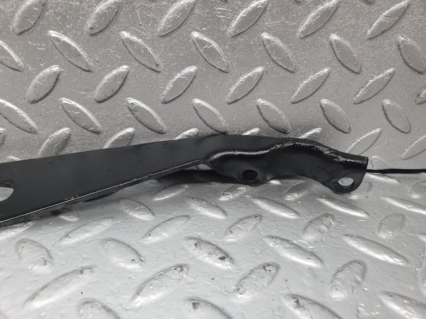 43513 Mercedes-Benz C126 380SEC Coupe Exhaust Bracket