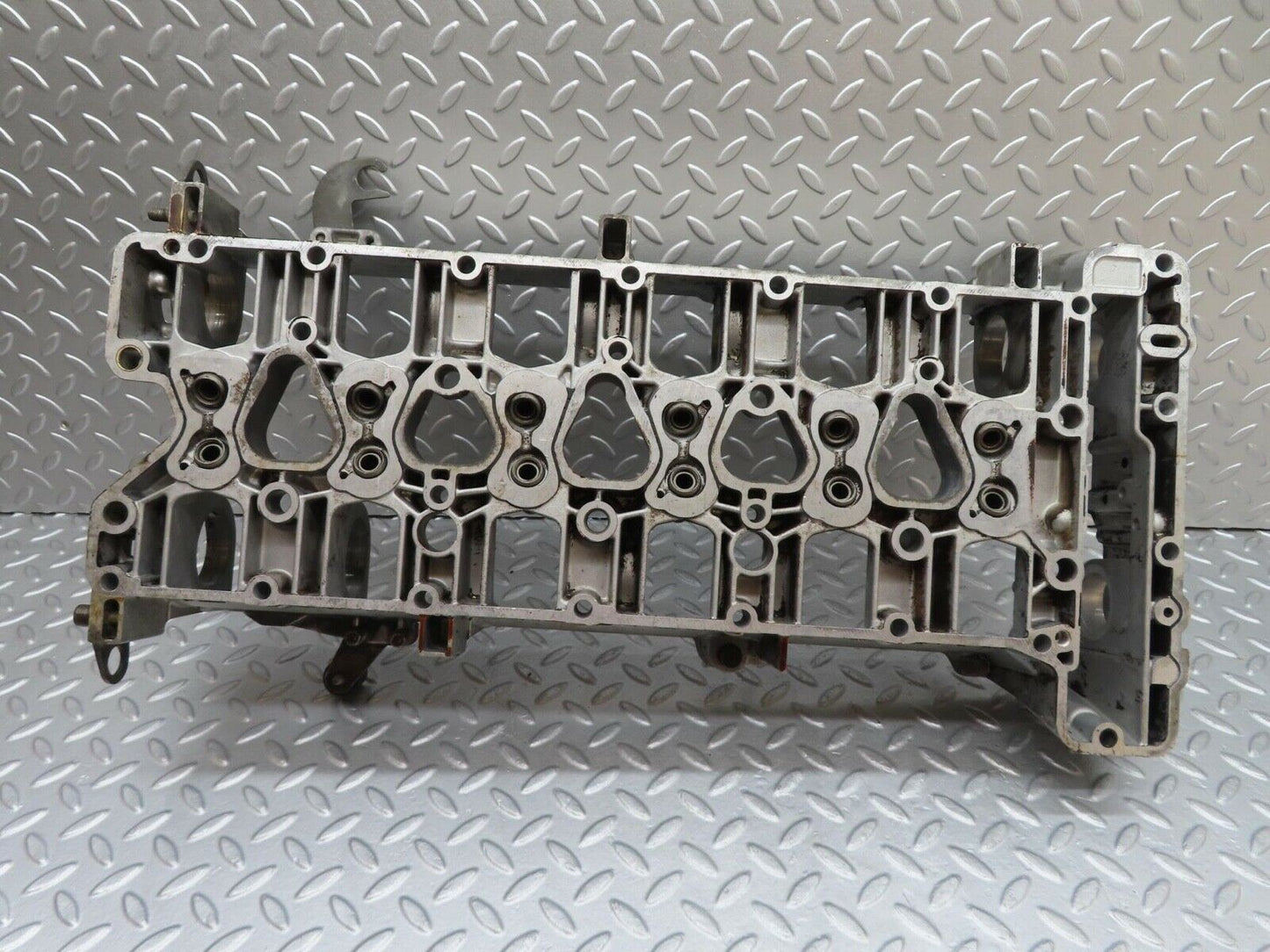 16071 Mercedes-Benz W123 280E Camshaft Bearing Casing 1100163304