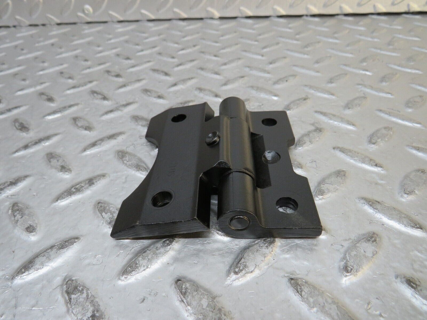28786 Mercedes-Benz W123 230E Door Hinge 1237200037