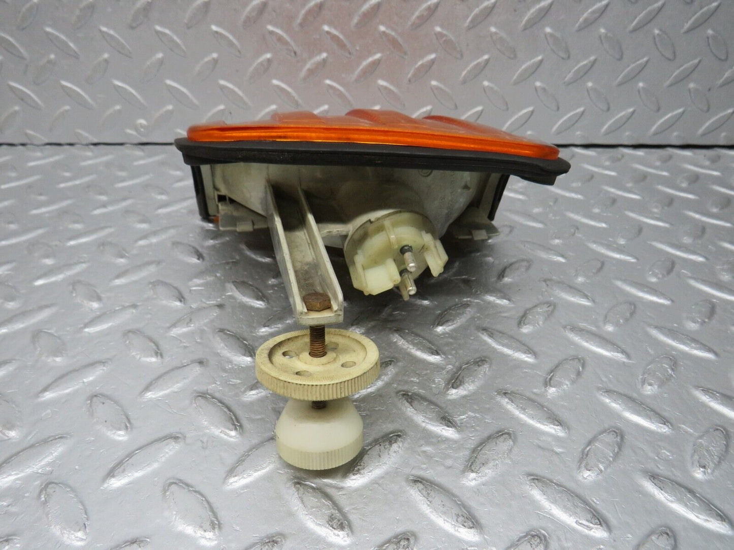 38844 Mercedes-Benz W201 190E Indicator Light Bosch Front Left 1305232911