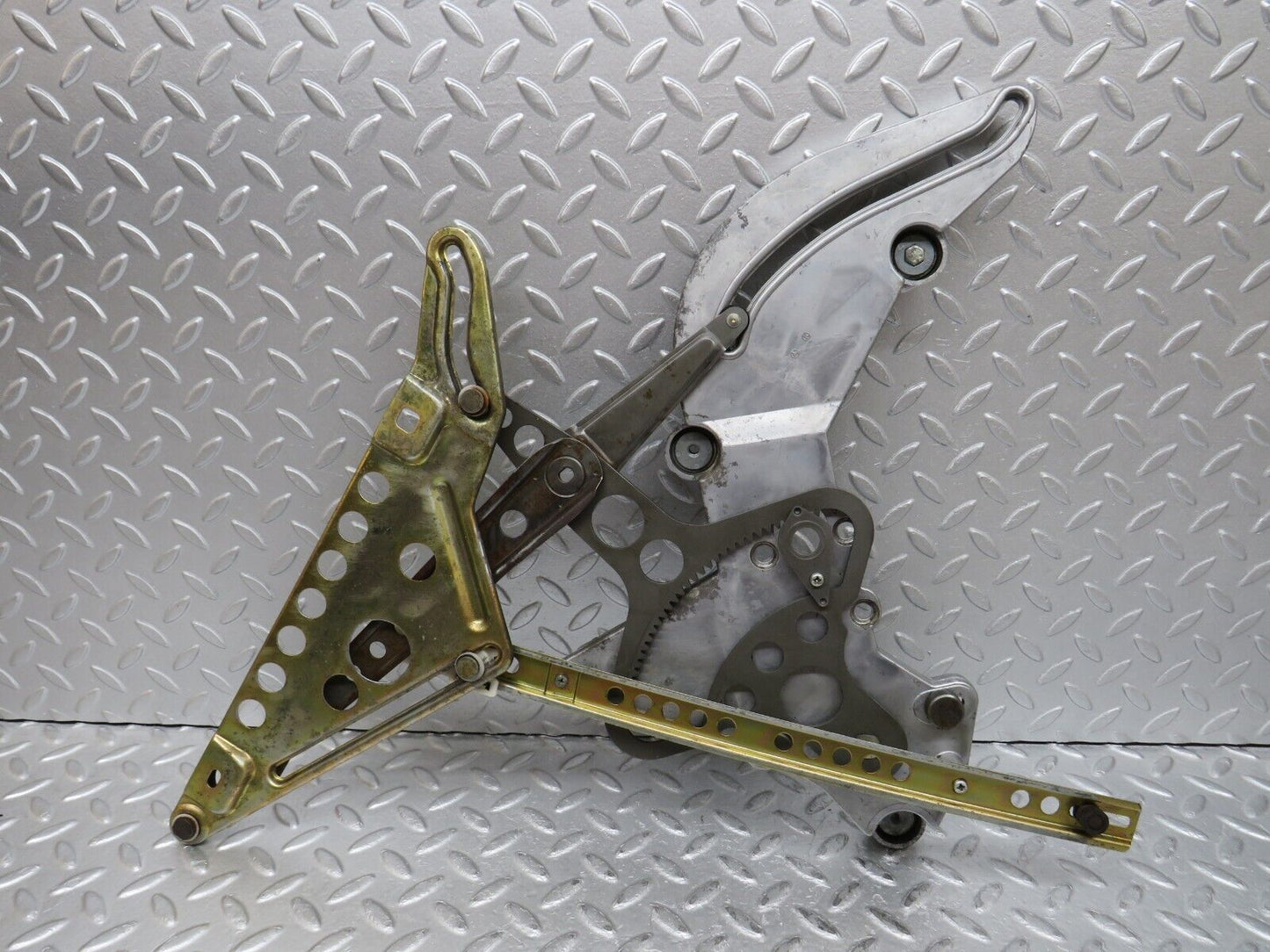 37123 Mercedes-Benz C126 420SEC Coupe Rear Left Window Regulator Mechanism