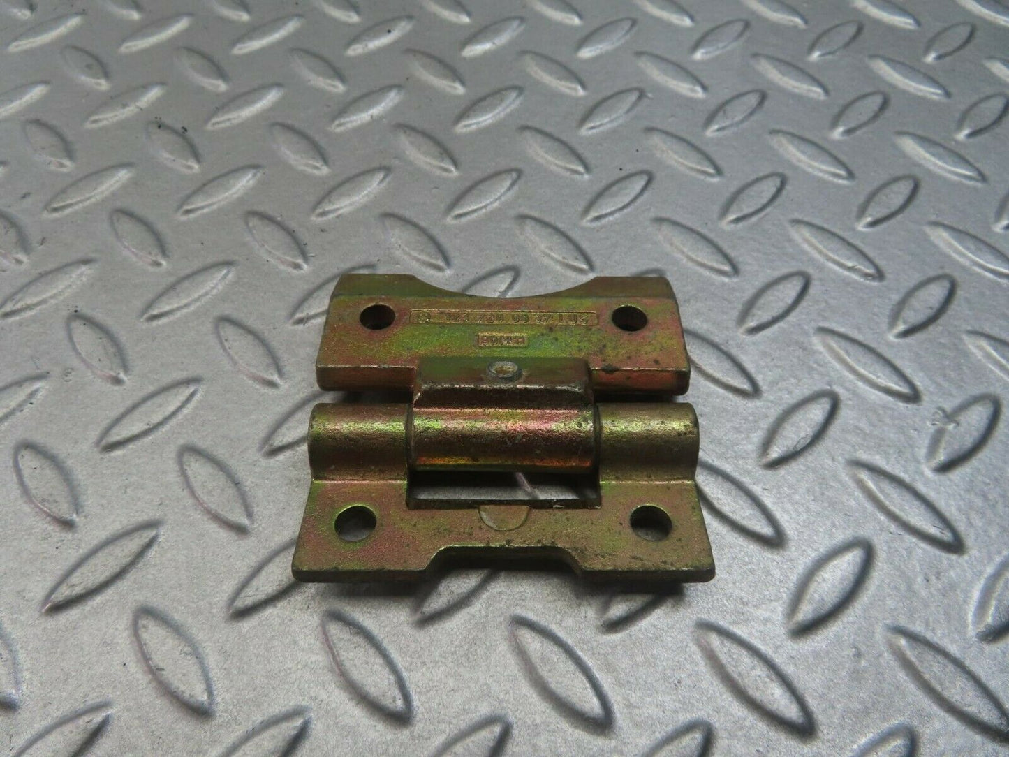 8262 Mercedes-Benz W123 Door Hinge 1237200037