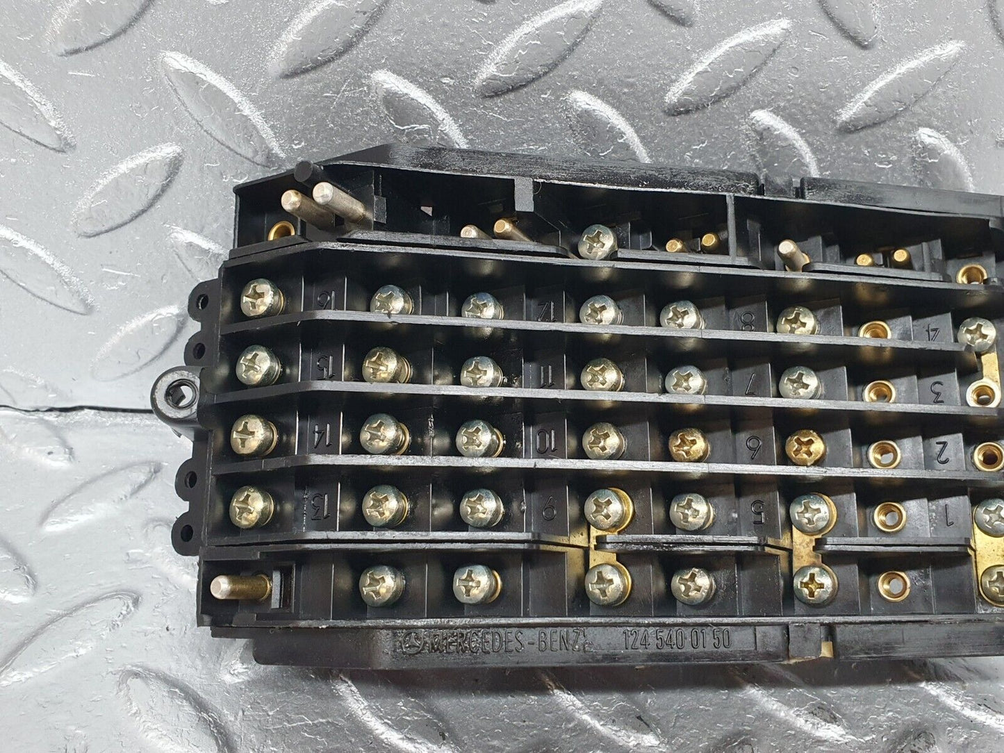 41542 Mercedes-Benz W124 200E Fuse Box 1245409505 1245400150