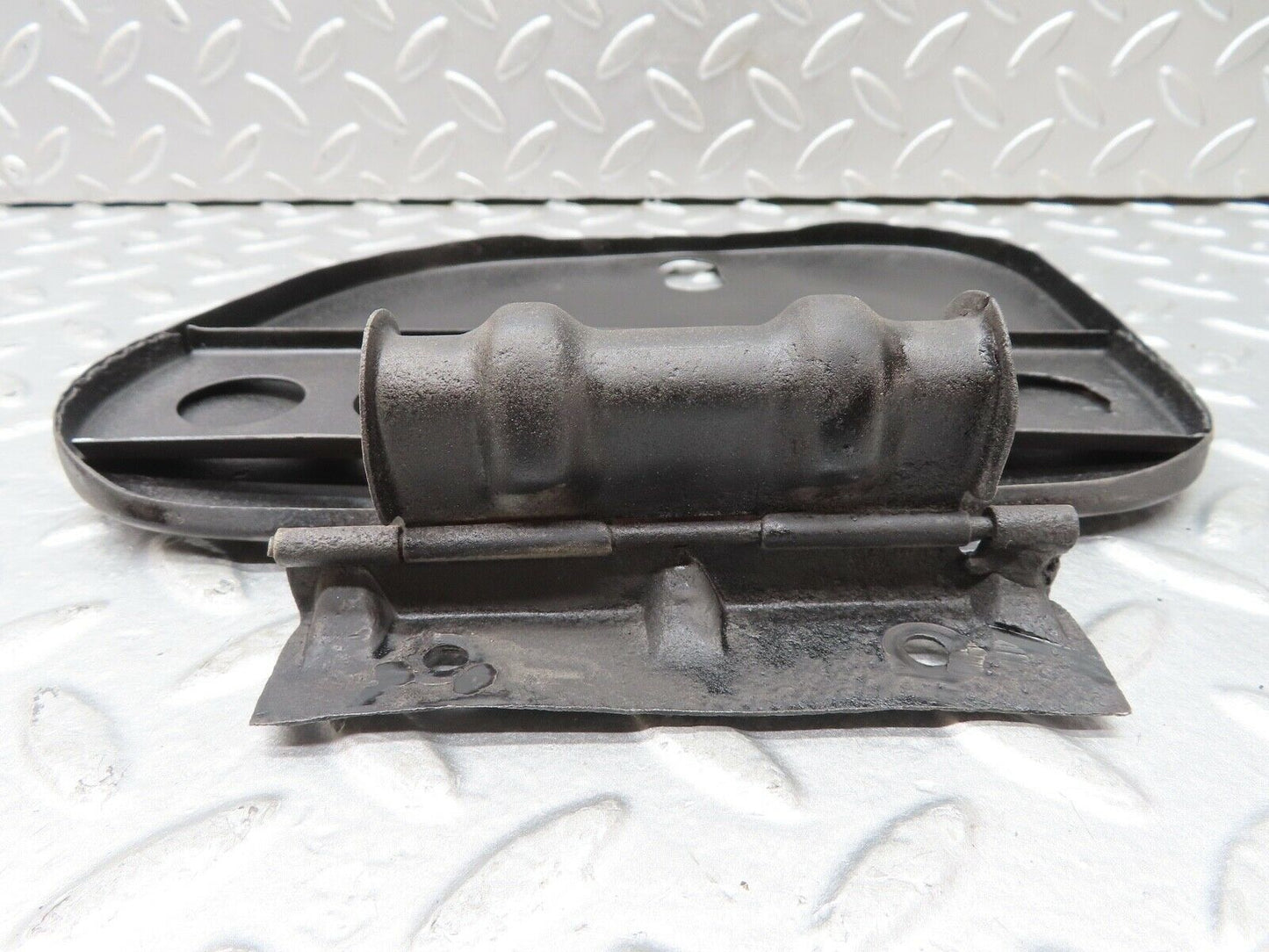 18718 Mercedes-Benz W120 W121 Ponton Fuel Tank Flap Cap
