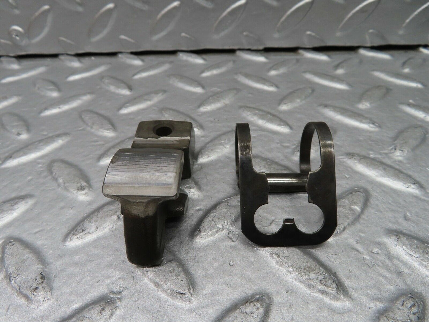 20715 Mercedes-Benz R107 450SL Valve Rocker Arm With Retaining Spring