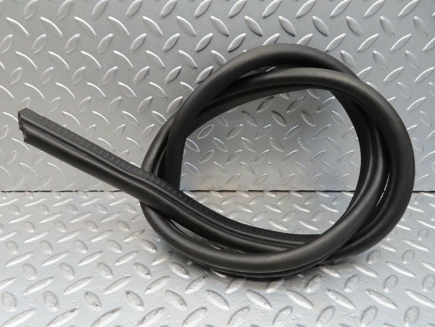 15181 Mercedes-Benz W140 S320 Firewall Bulkhead Rubber Seal