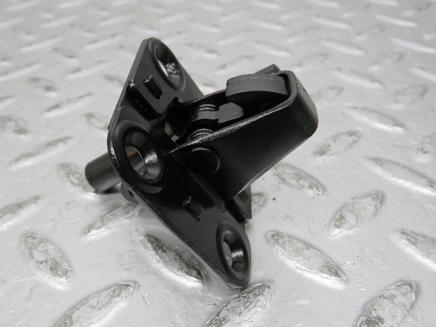 31995 Mercedes-Benz W123 230E Bonnet Lock Latch