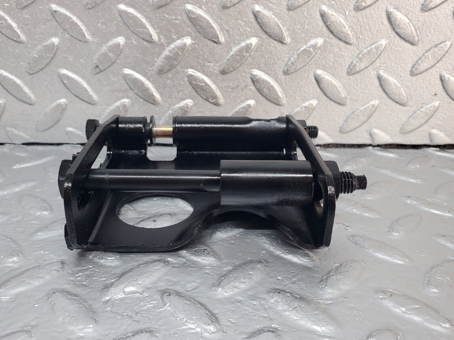 45365 Mercedes-Benz 280E M110.983 Alternator Generator Bracket