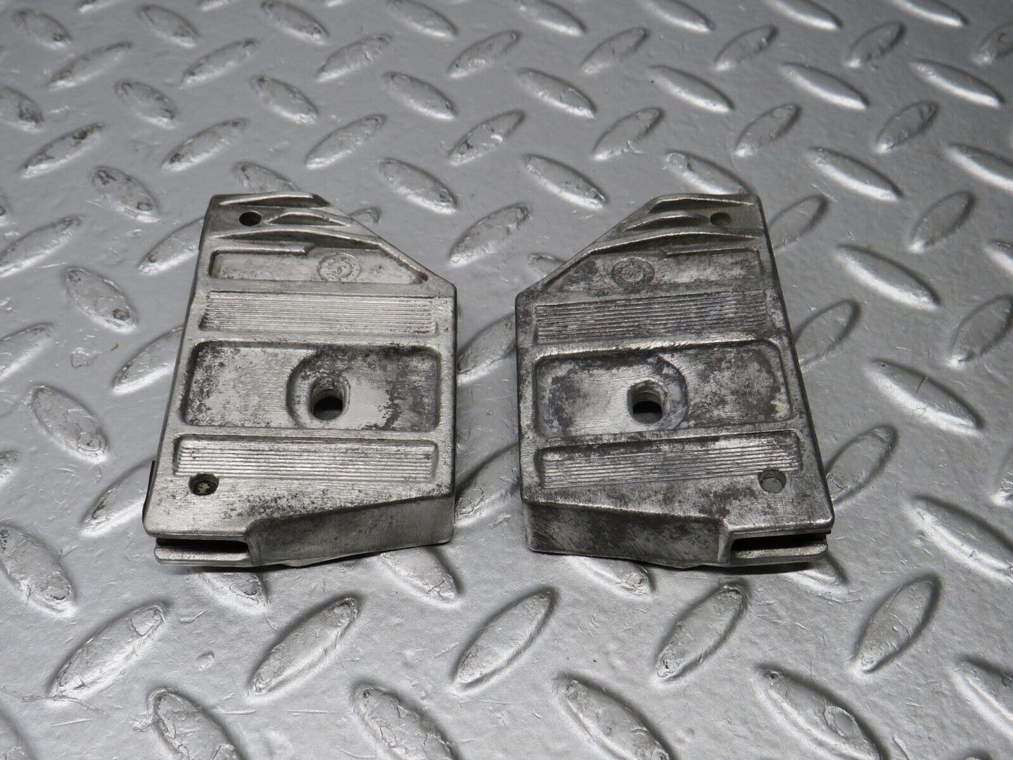 39727 Mercedes-Benz R129 320SL Coupe Door Window Guide Bracket 1247250132 1247250232