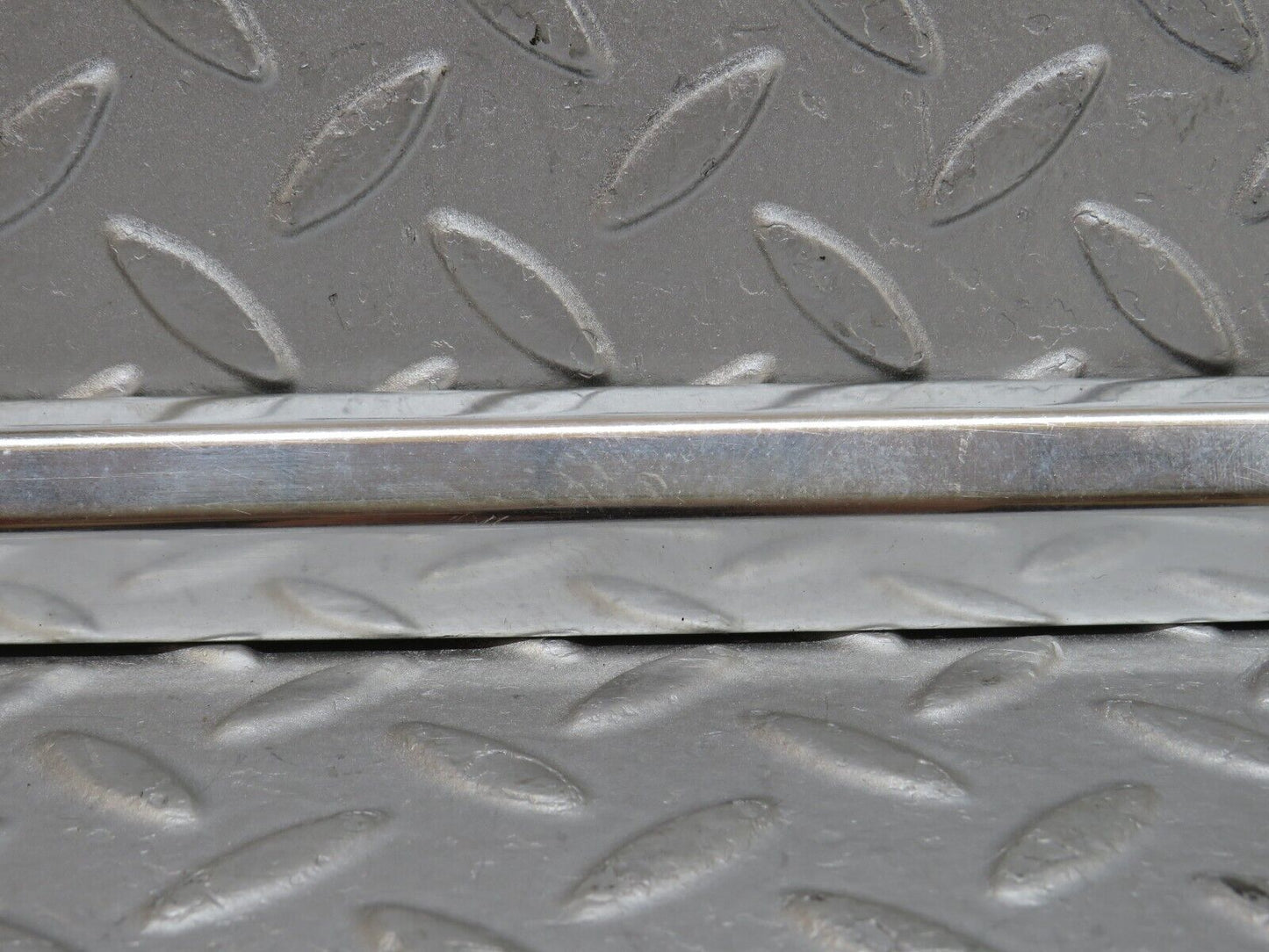 36295 Mercedes-Benz W126 420SE Rear Left Door Chrome Moulding Trim