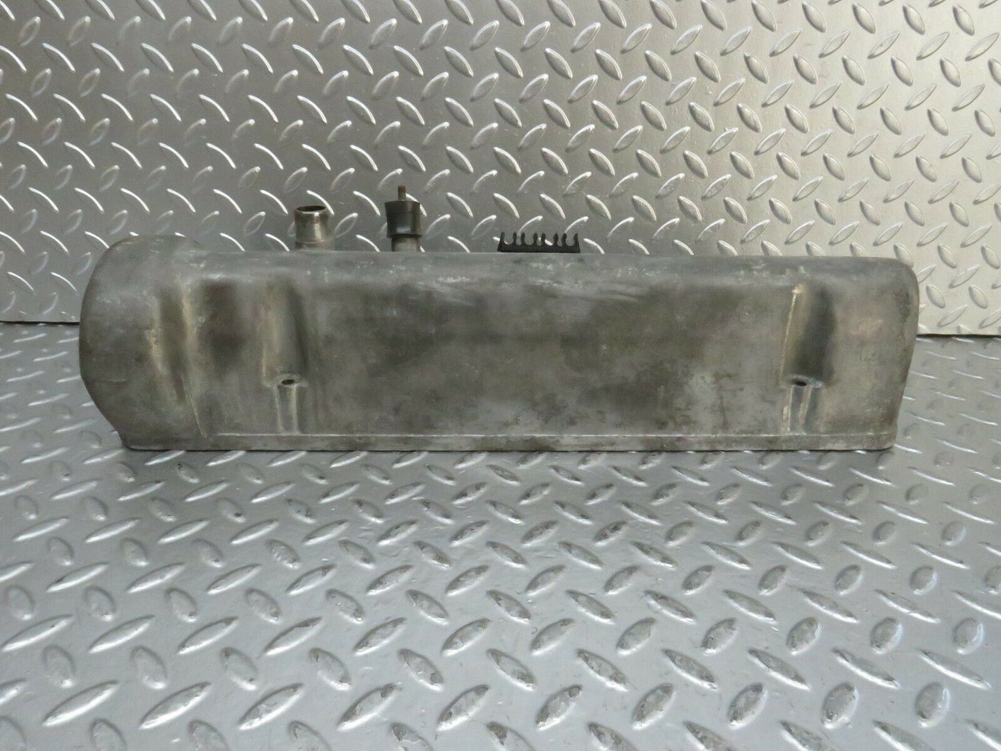 23857 Mercedes-Benz C107 450SLC Cylinder Head Valve Cover Left 1160163205