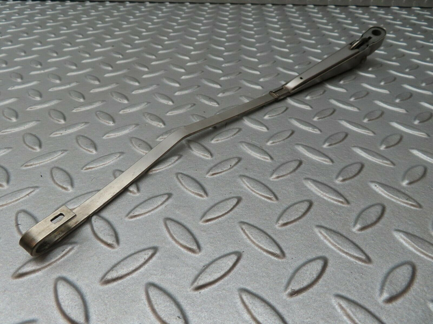 4659 Mercedes-Benz W114 280CE Coupe Front Right Wiper Arm