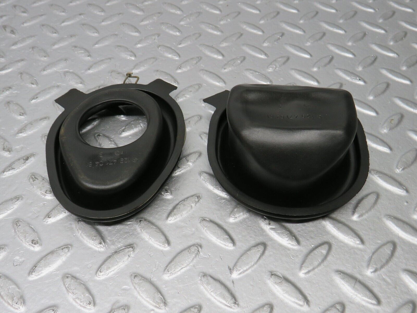 39717 Mercedes-Benz R129 320SL Coupe Fuel Tank Rubber Seal 1294710381 1294710481