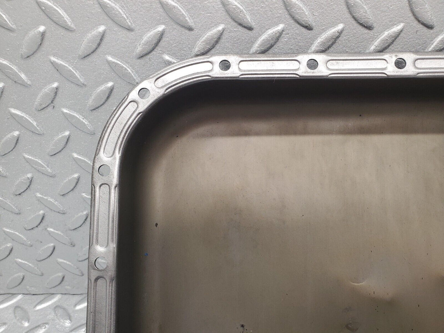46320 Mercedes-Benz W126 420SE Oil Pan Oil Sump