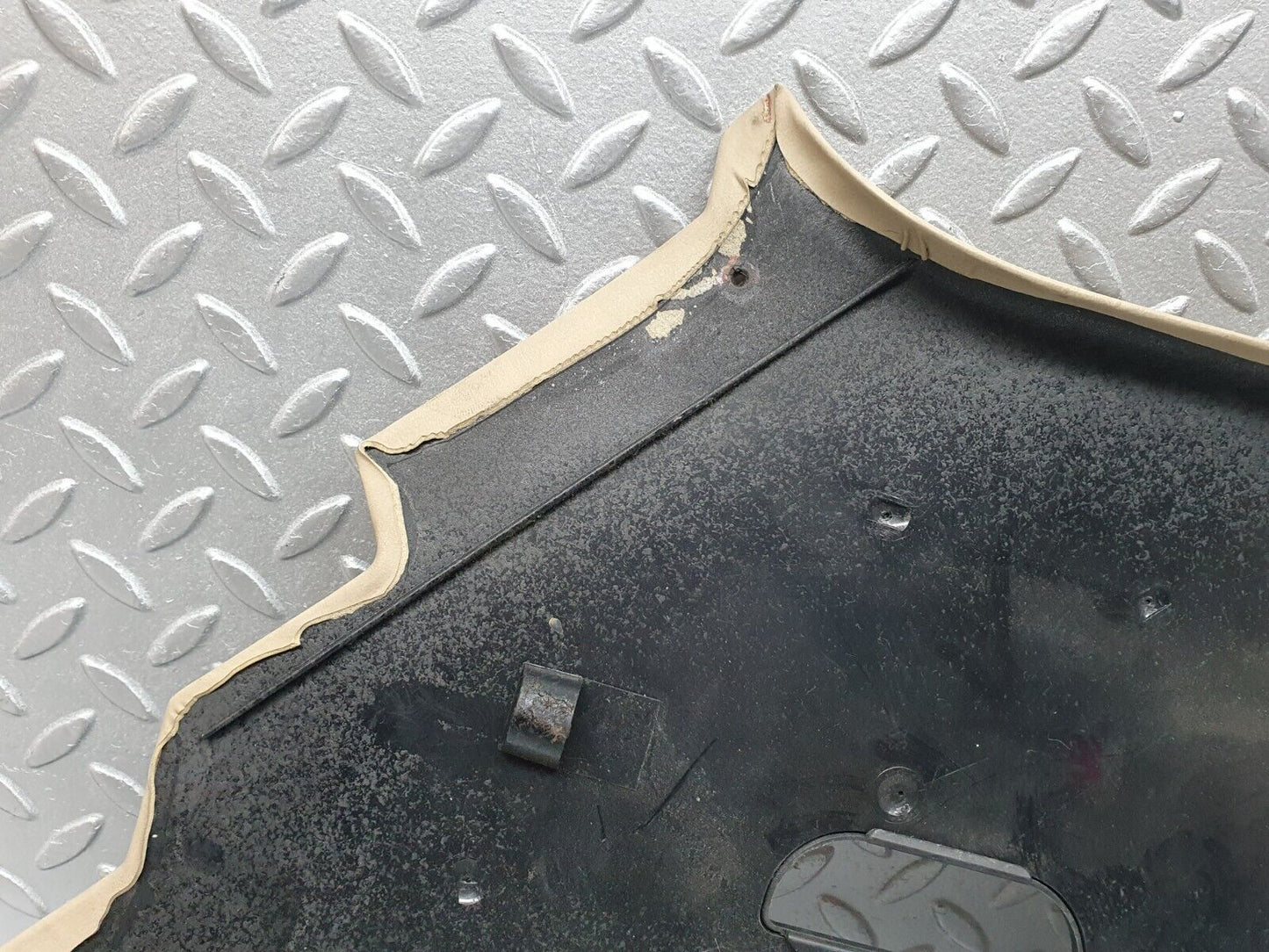 41000 Mercedes-Benz W126 300SE C Pillar Cover Left Side Beige 1266950344
