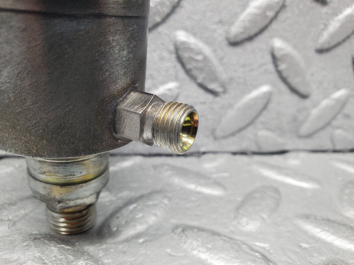 W201 Baby Benz fuel pressure regulator used OEM