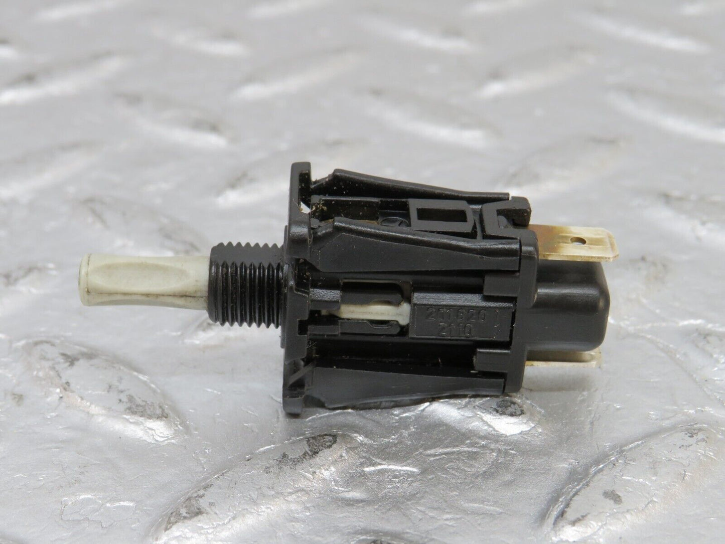 33323 Mercedes-Benz W202 C180 Door Contact Switch 2018202120