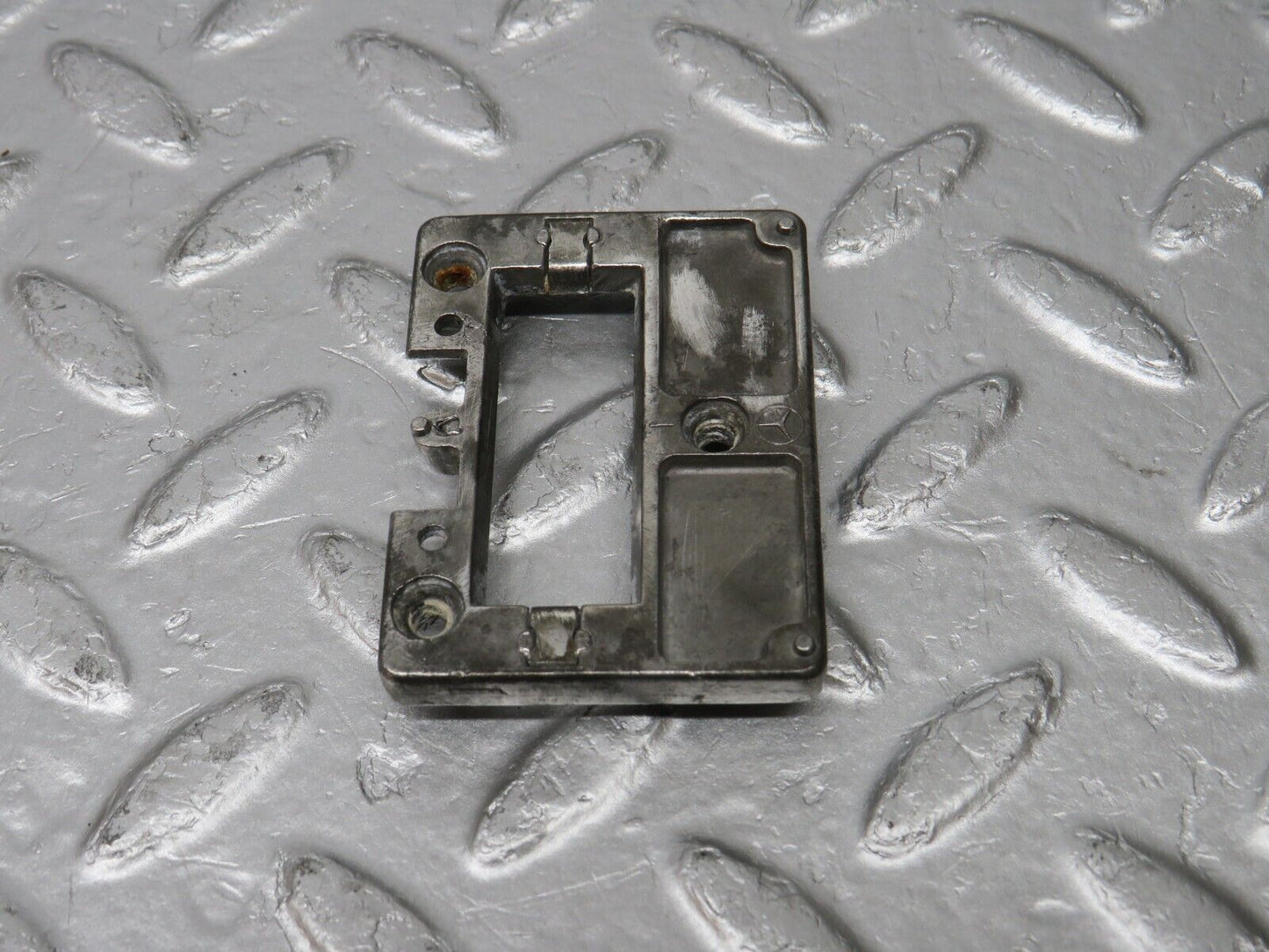 34353 Mercedes-Benz C126 380SEC Coupe Rear View Mirror Mount Bracket