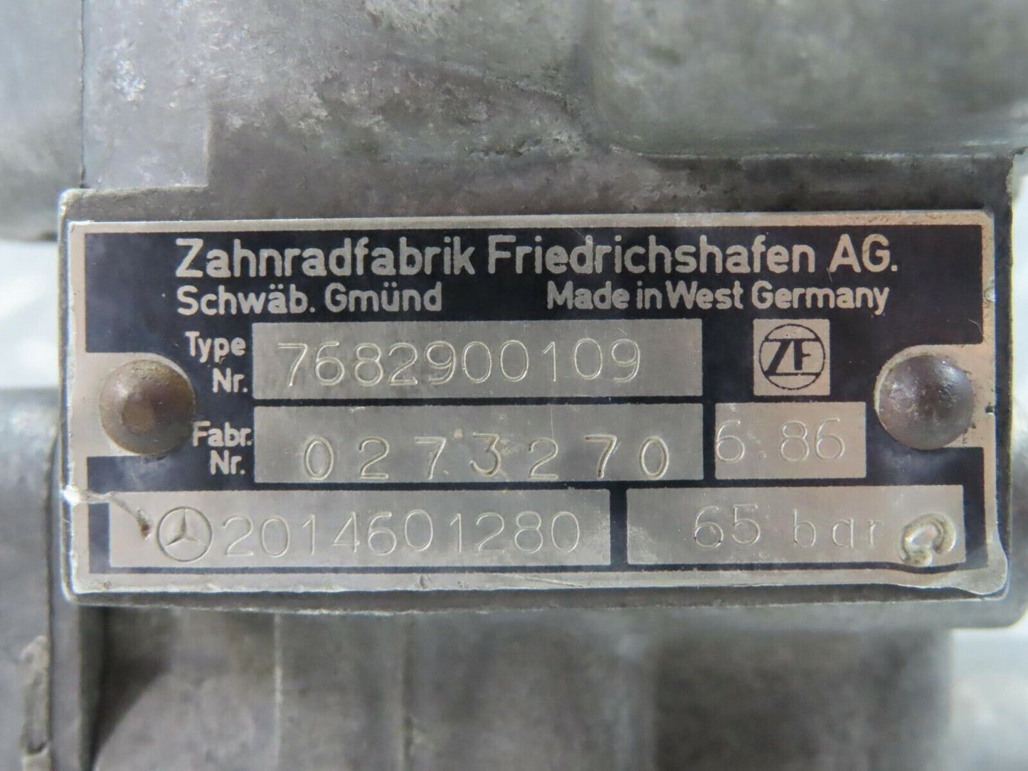 8285 Mercedes-Benz W201 Power Steering Pump 2014601280