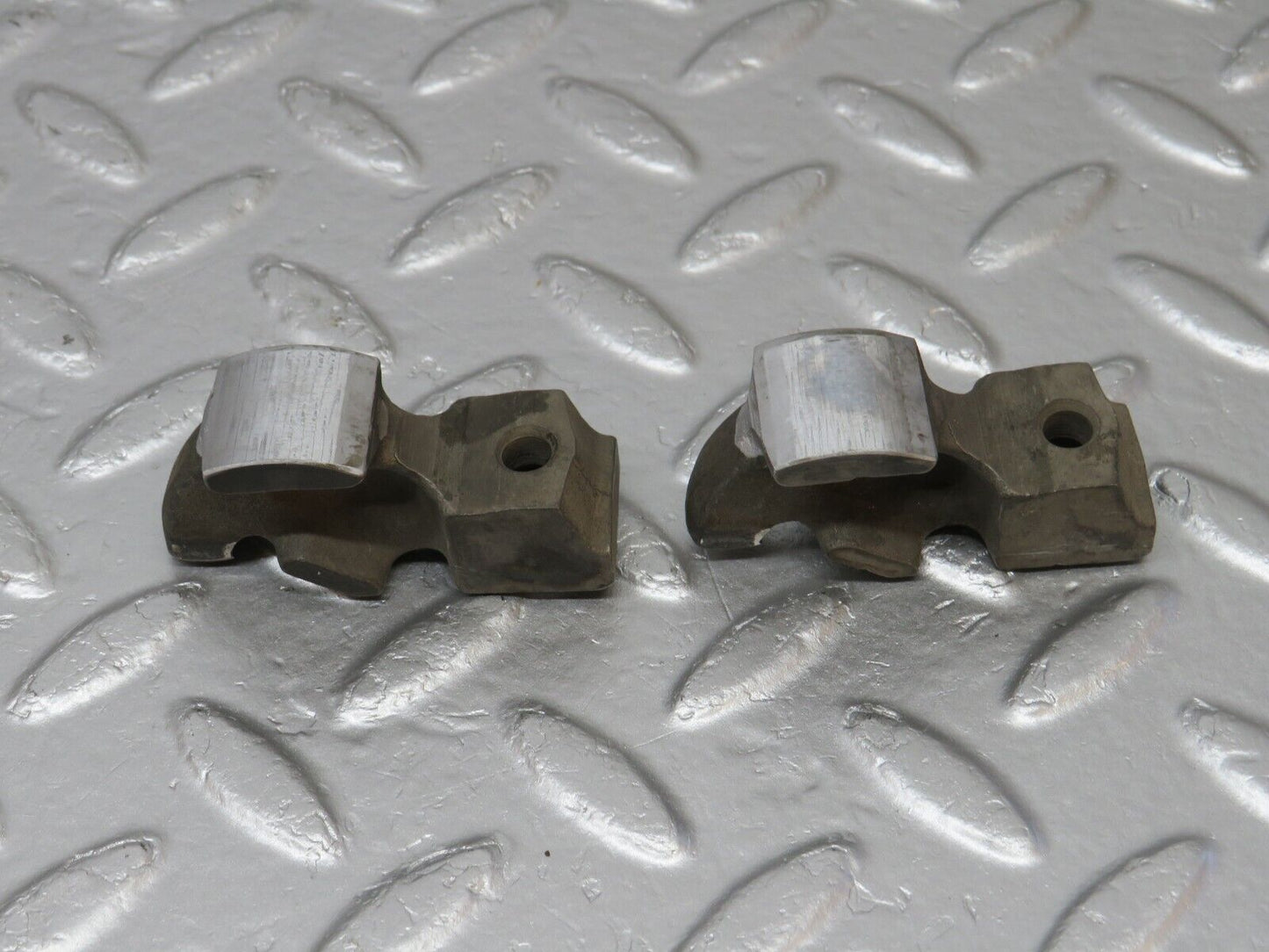 40047 Mercedes-Benz R107 350SL Rocker Arm With Valve Tappet