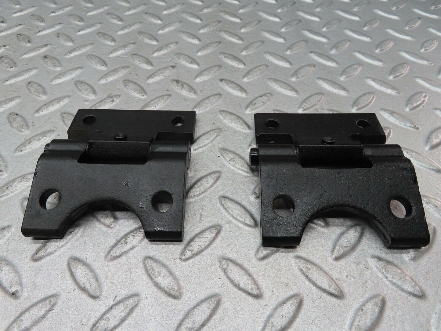17829 Mercedes-Benz W116 450SEL Door Hinges Front Right