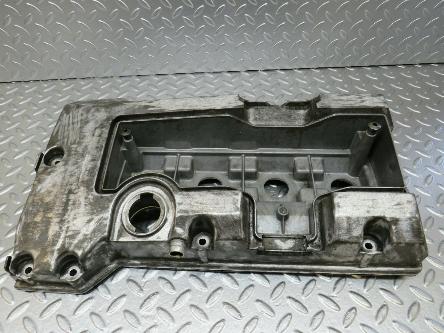 24389 Mercedes-Benz S124 220TE Wagon Cylinder Head Valve Cover 1110100330