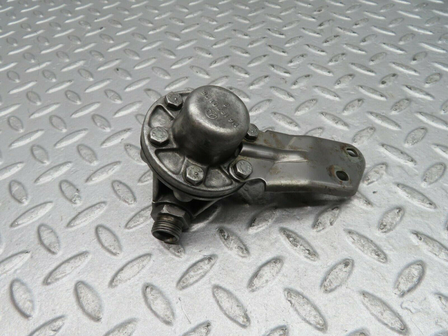 16670 Mercedes-Benz C107 380SLC Oil Pressure Damper 1161870494