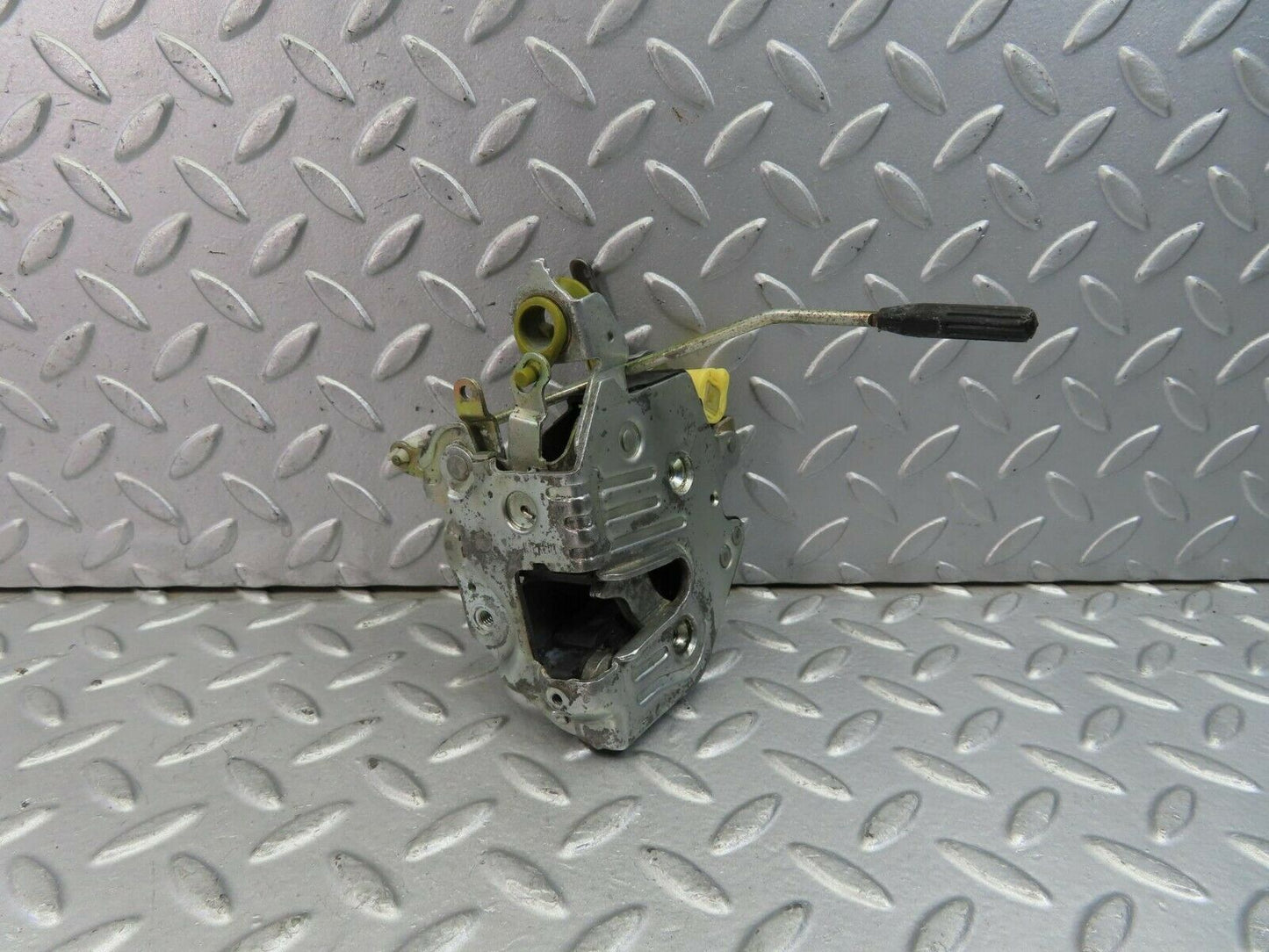 9361 Mercedes-Benz C124 300CE Coupe Front Right Door Lock Mechanism