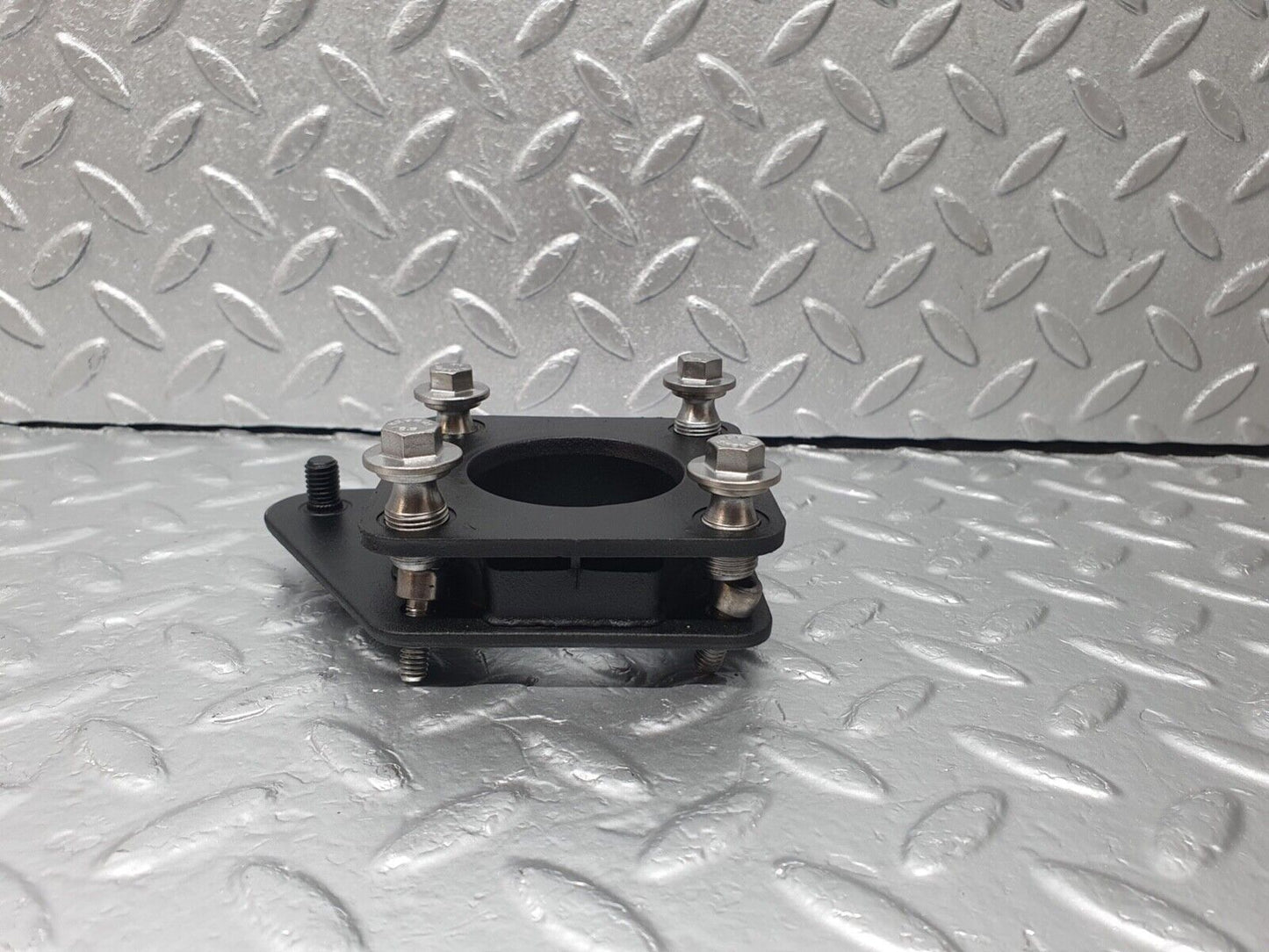 42982 Mercedes-Benz W201 190 Carburettor Mounting Flange 1020711368