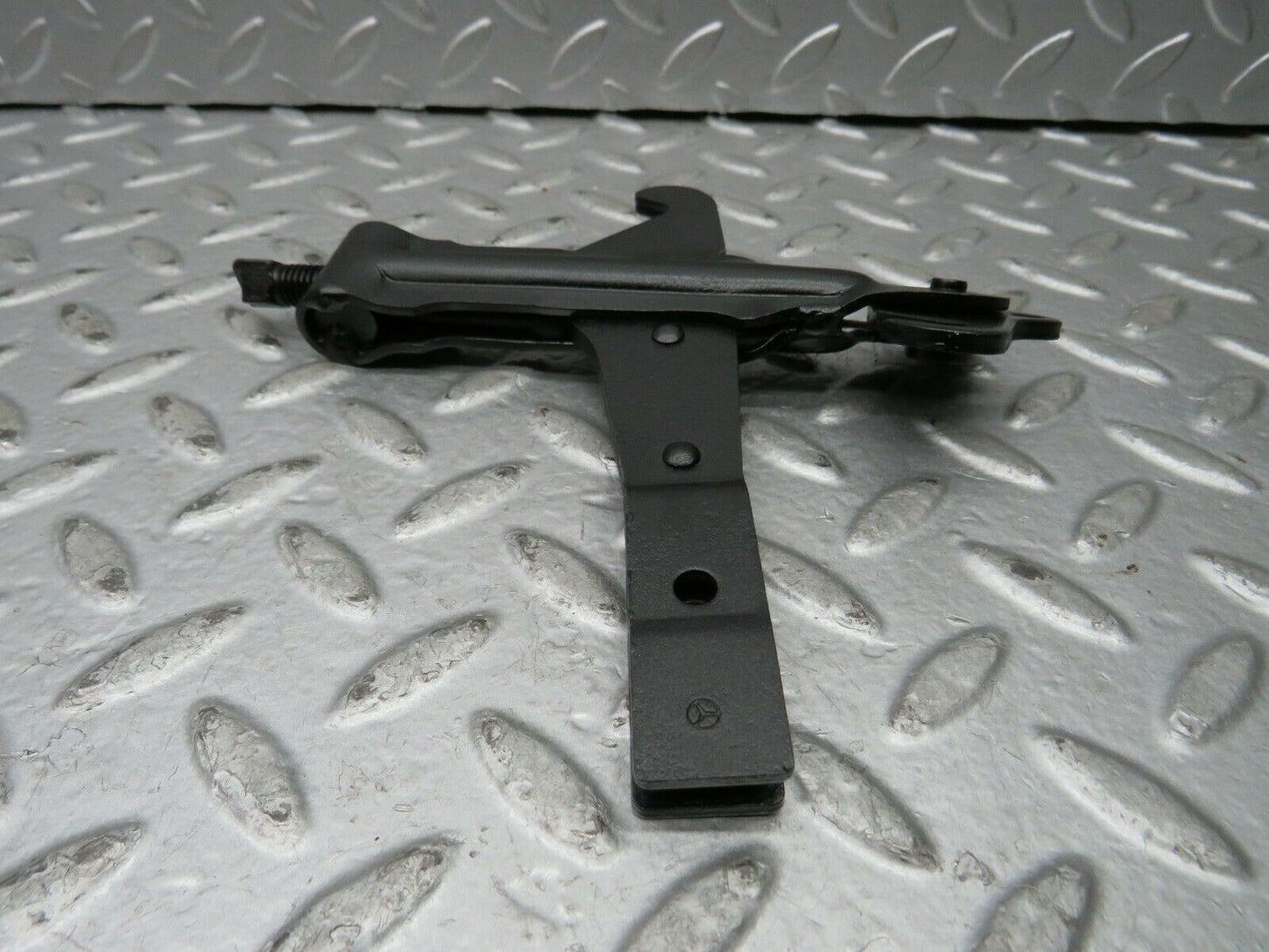 22149 Mercedes-Benz S123 280TE Wagon Handbrake Adjusting Handbrake Regulator