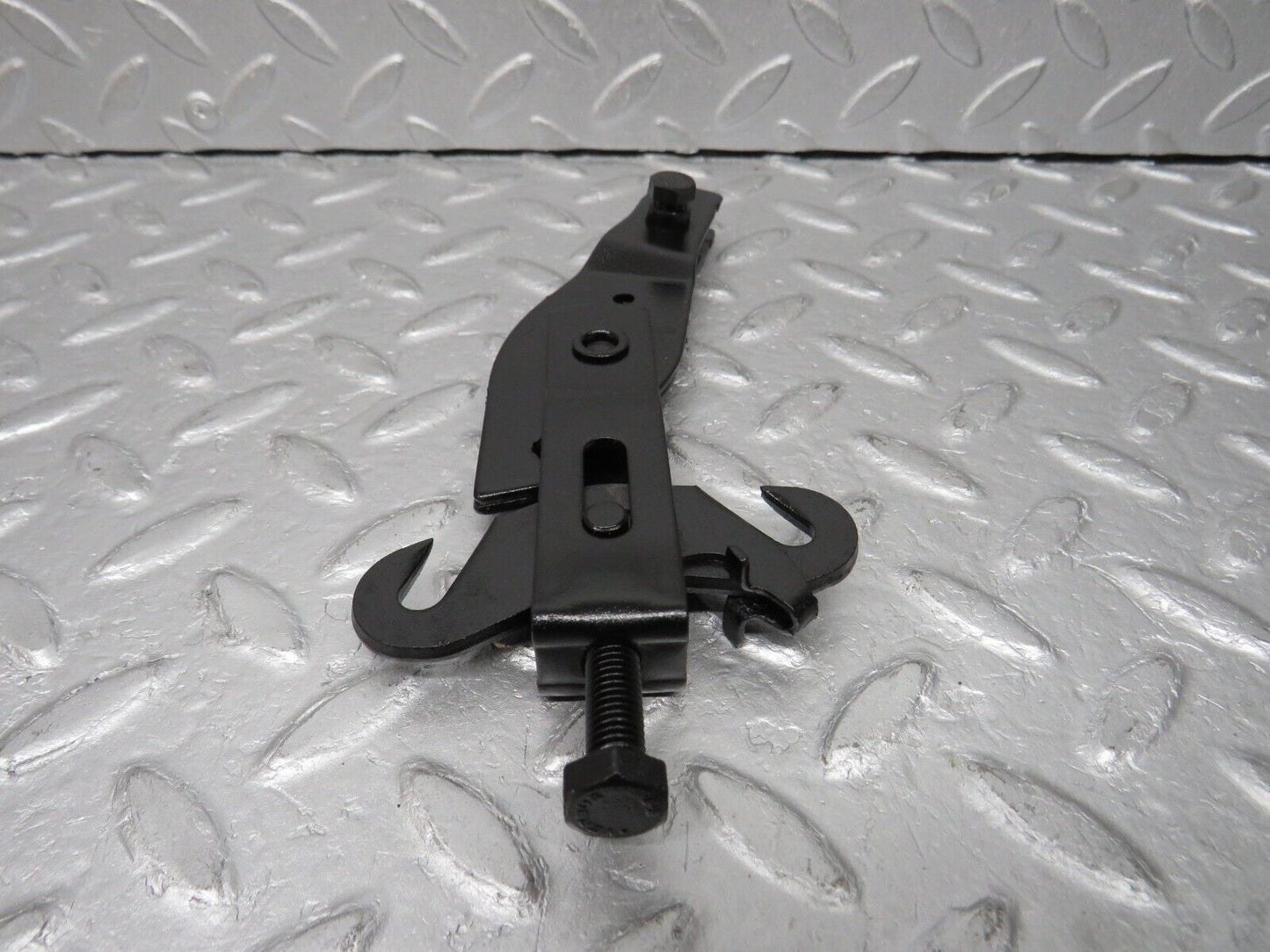 38058 Mercedes-Benz A124 320E Handbrake Adjusting Handbrake Regulator