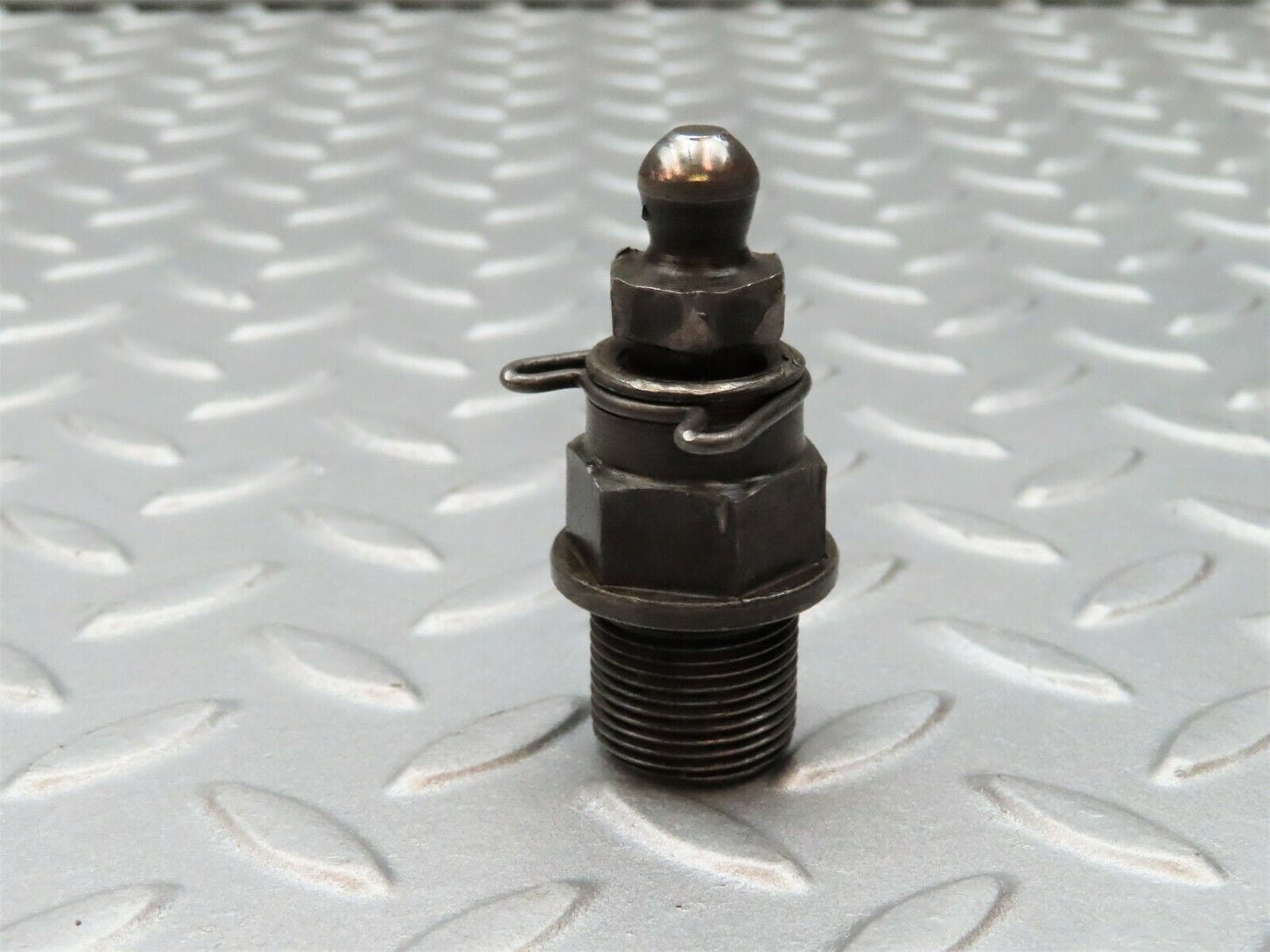 3545 Mercedes-Benz W108 280SE Ball Studs For Rocker Arm Mounting (Timing)