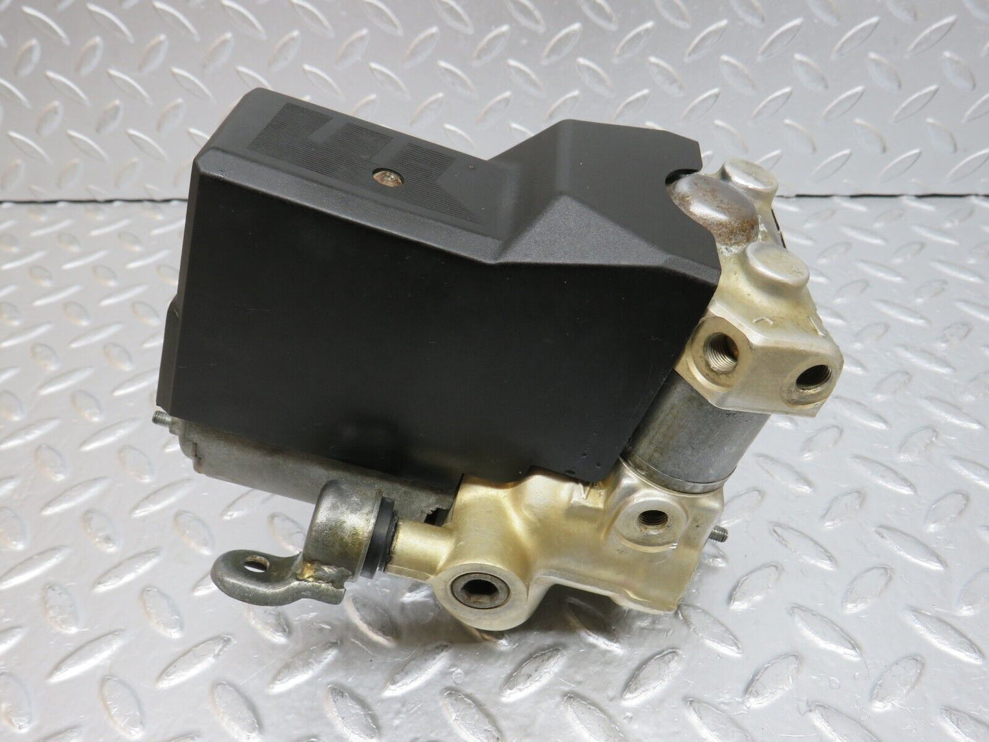 32429 Mercedes-Benz S124 300TE Wagon ABS Pump Bosch 0265200043