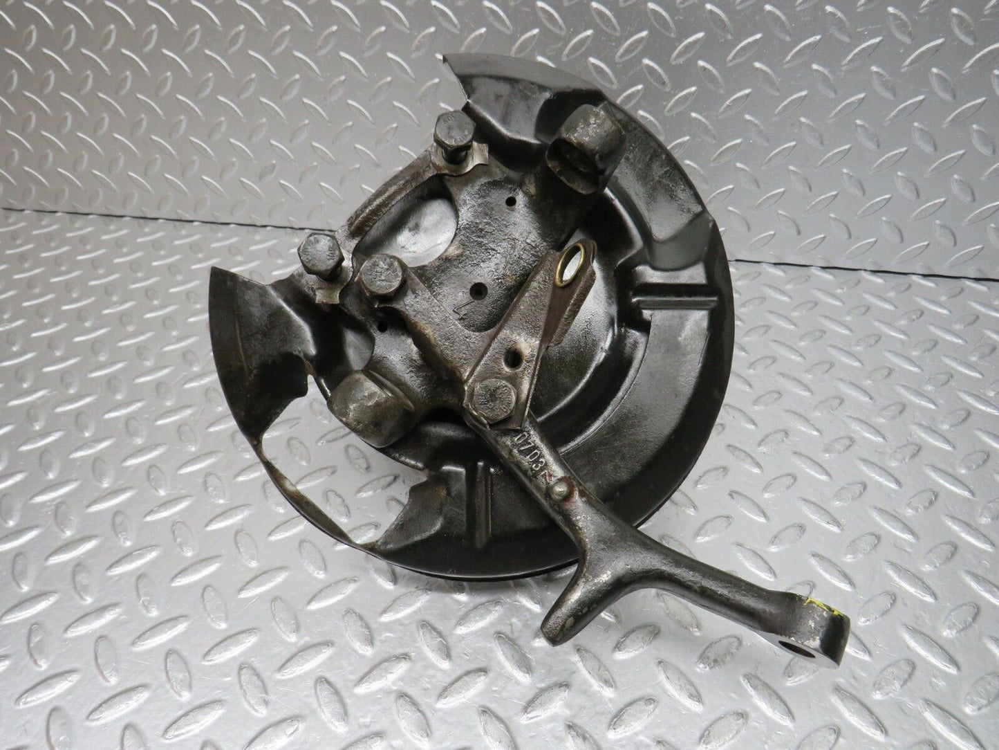 0848 Mercedes-Benz C107 350SLC Coupe Wheel Hub Front Right