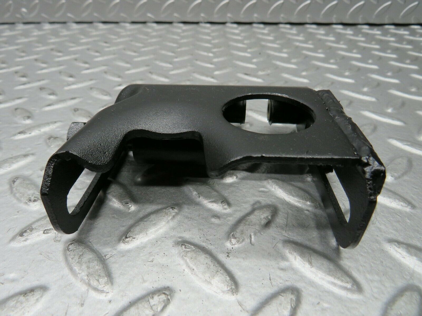 22153 Mercedes-Benz S123 280TE Wagon Alternator Generator Bracket