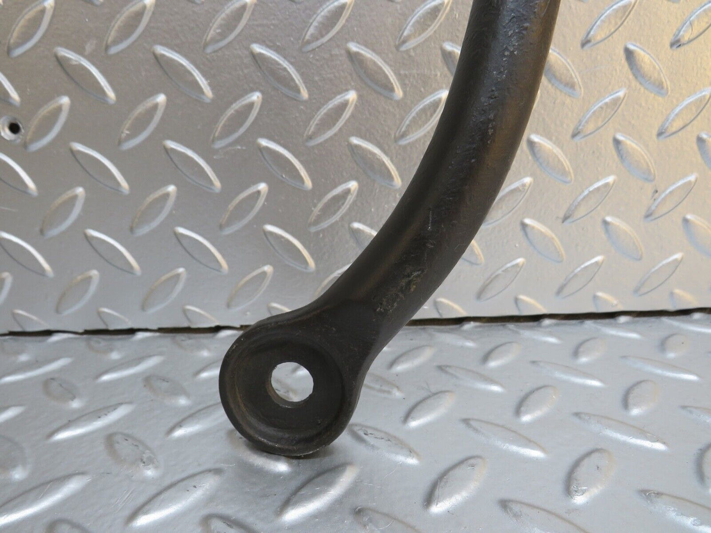 0383 Mercedes-Benz W108 280SE Torsion Bar 1083230965
