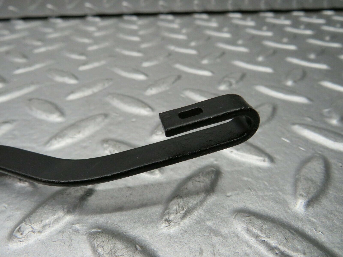 22124 Mercedes-Benz S123 280TE Wagon Left Side Wiper Arm Bosch 3399990553
