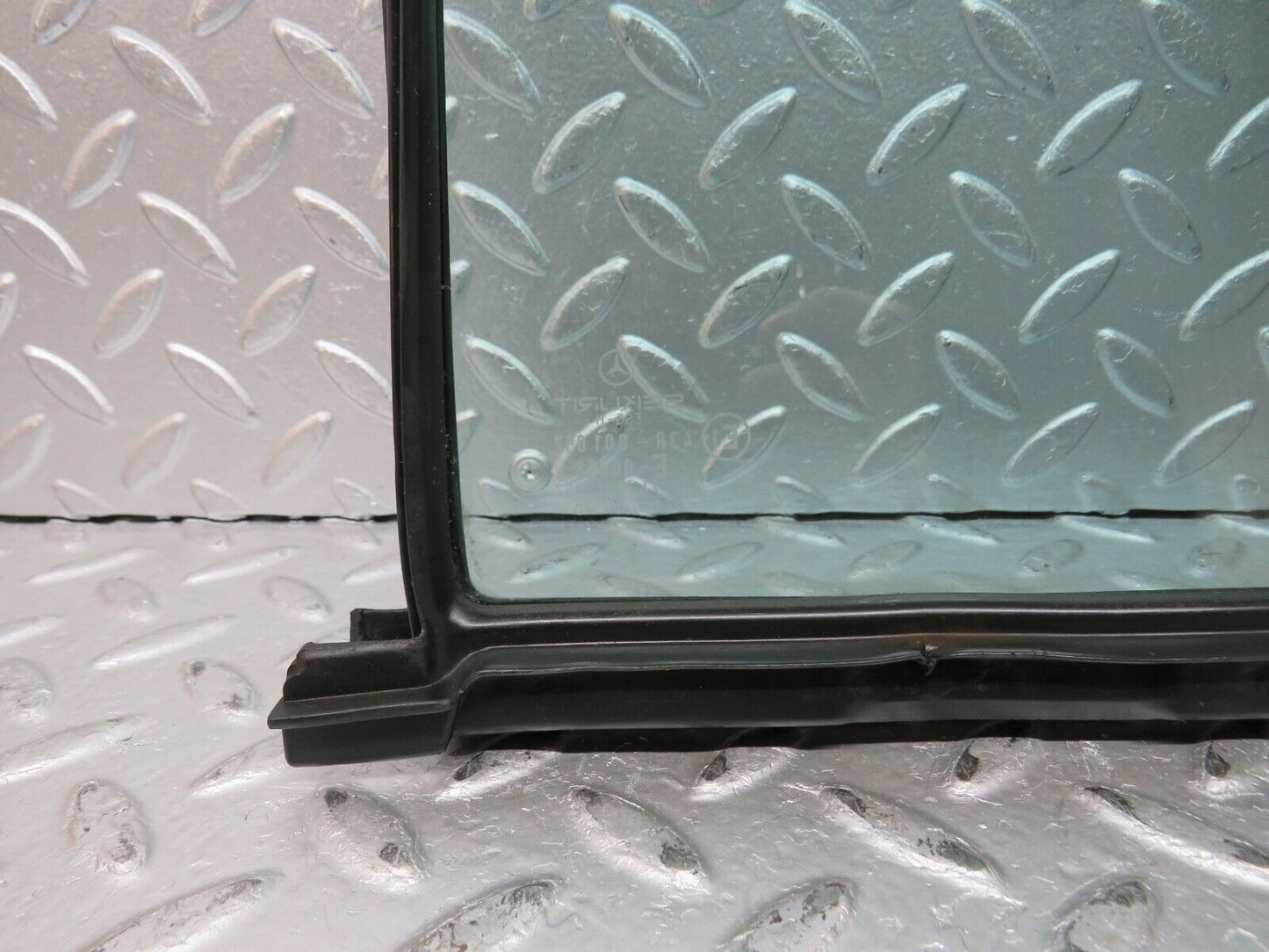 32036 Mercedes-Benz W123 230E Rear Right Quarter Window Glass