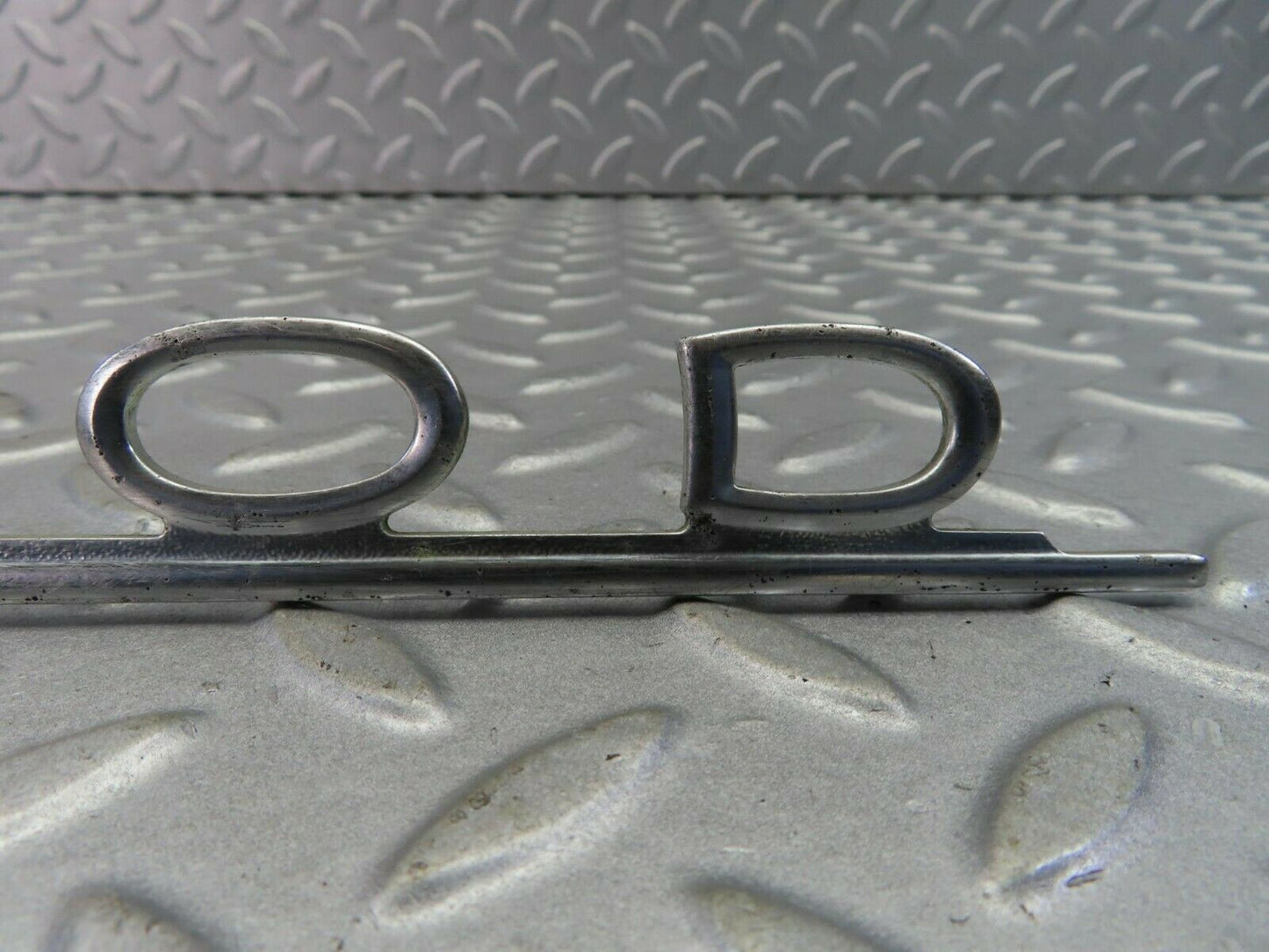 7880 Mercedes-Benz W115 220D Rear Trunk Badge Emblem