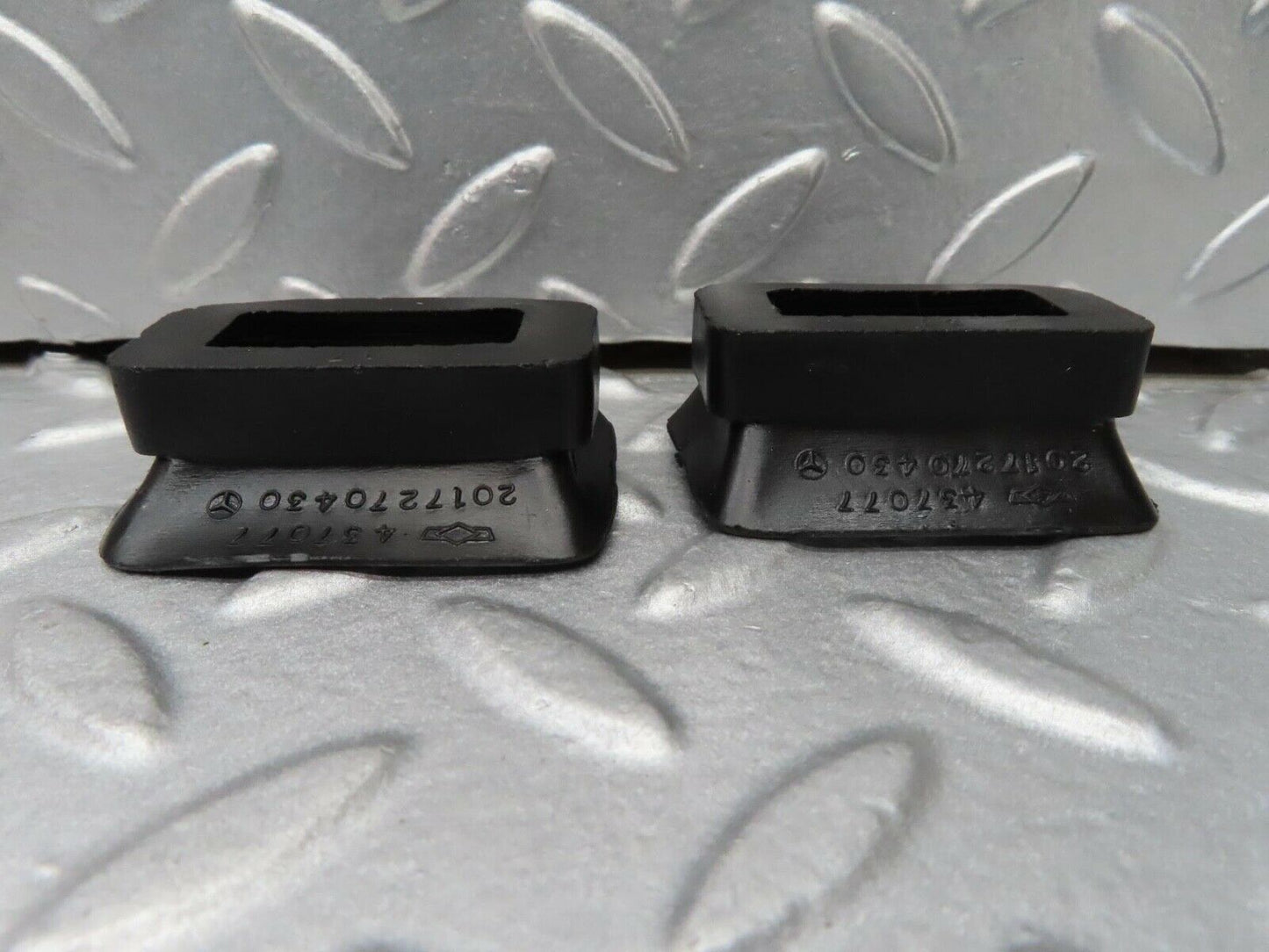16457 Mercedes-Benz W124 260E Door Check Strap Rubber Seal Pair 2017270430