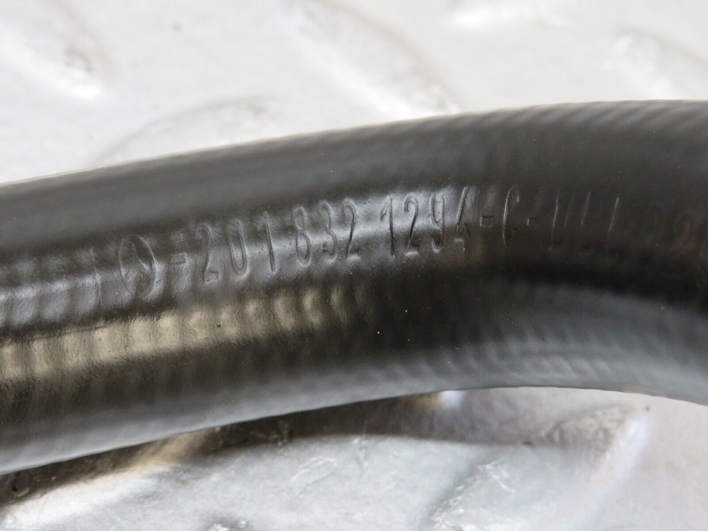 36524 Mercedes-Benz W201 190E Heater Hose Pipe 2018321294