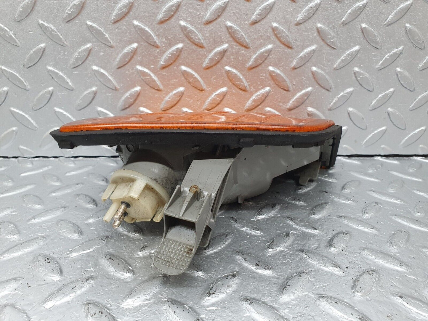 41436 Mercedes-Benz W124 200E Indicator Light Bosch Front Right 42700R6