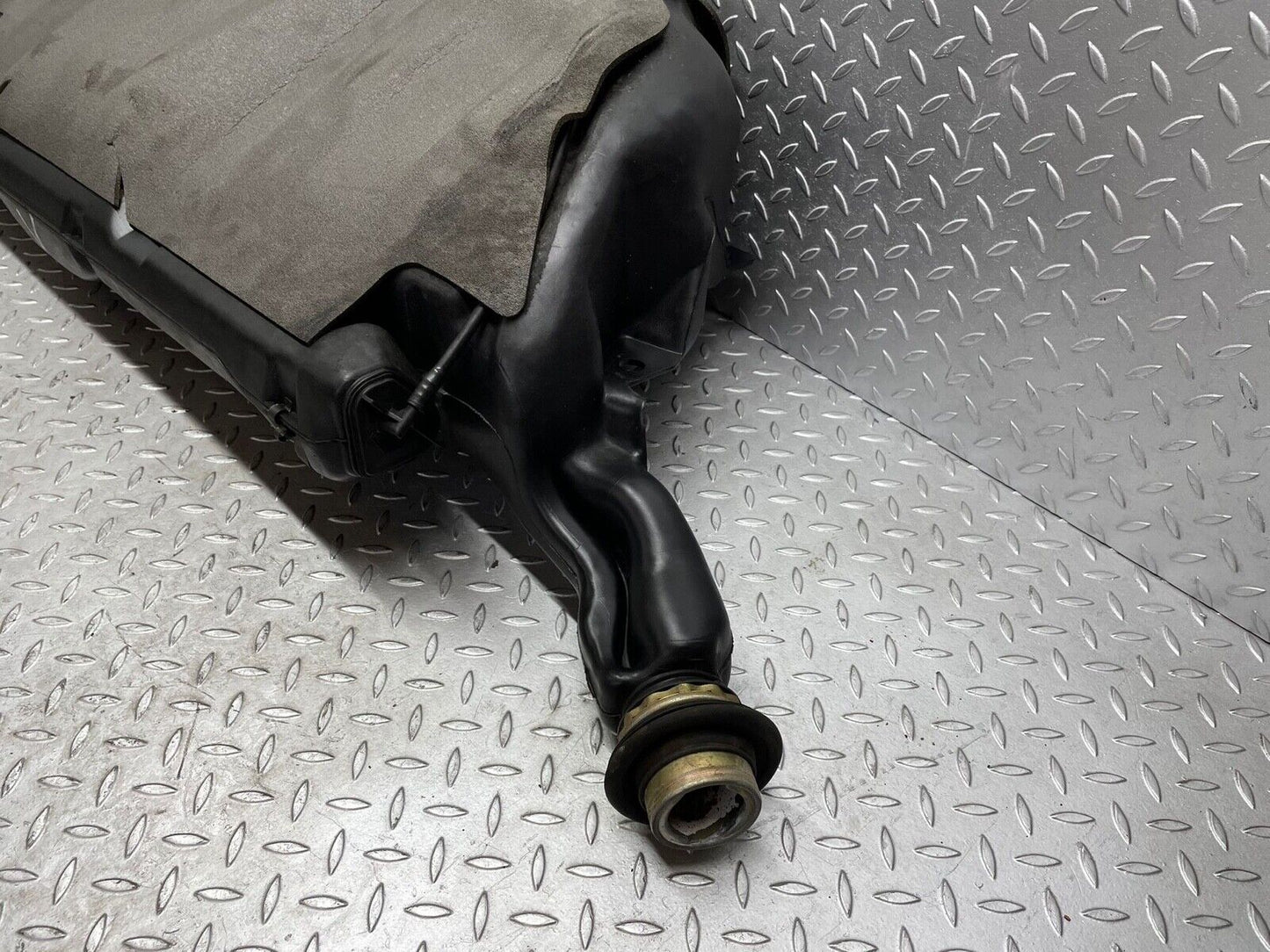 42636 Mercedes-Benz W201 190 Fuel Tank Plastic 2014702001