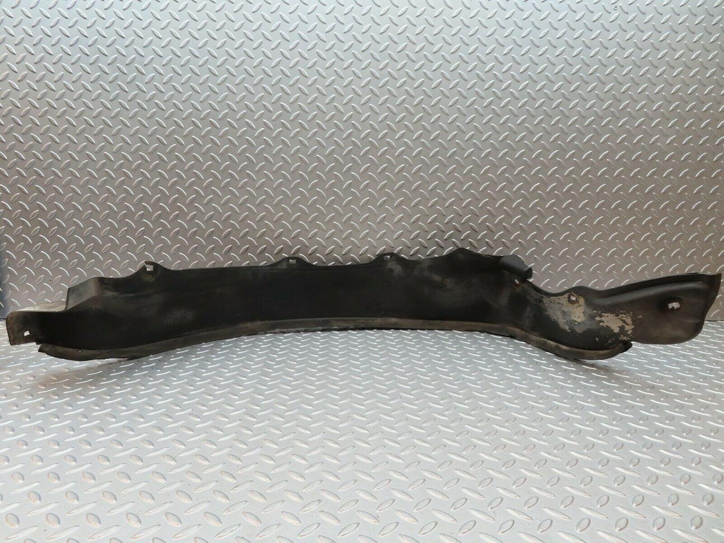 4224 Mercedes-Benz V123 240D LWB Front Right Plastic Inner Fender Wing 1238840635